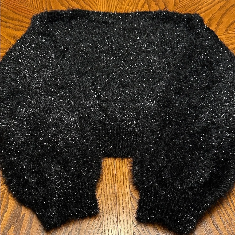 NWOT Lucy Paris Lola Black Sparkly Fuzzy Balloon Sleeve Cropped Sweater. Size M